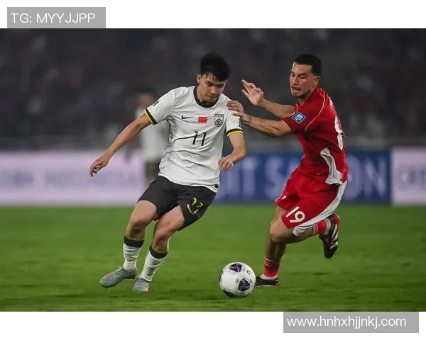 中国男足迎战日本队亚预赛争取晋级之路的重要一战