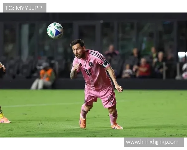 足球场上的头撞传奇哪些明星球员以头球技惊四座