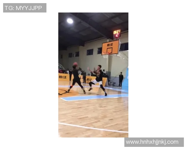 篮球明星影子下的奋斗与荣耀：从球场到生活的启示与反思