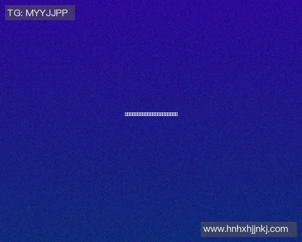 篮球明星双手抓篮球展现力量与技巧的完美结合